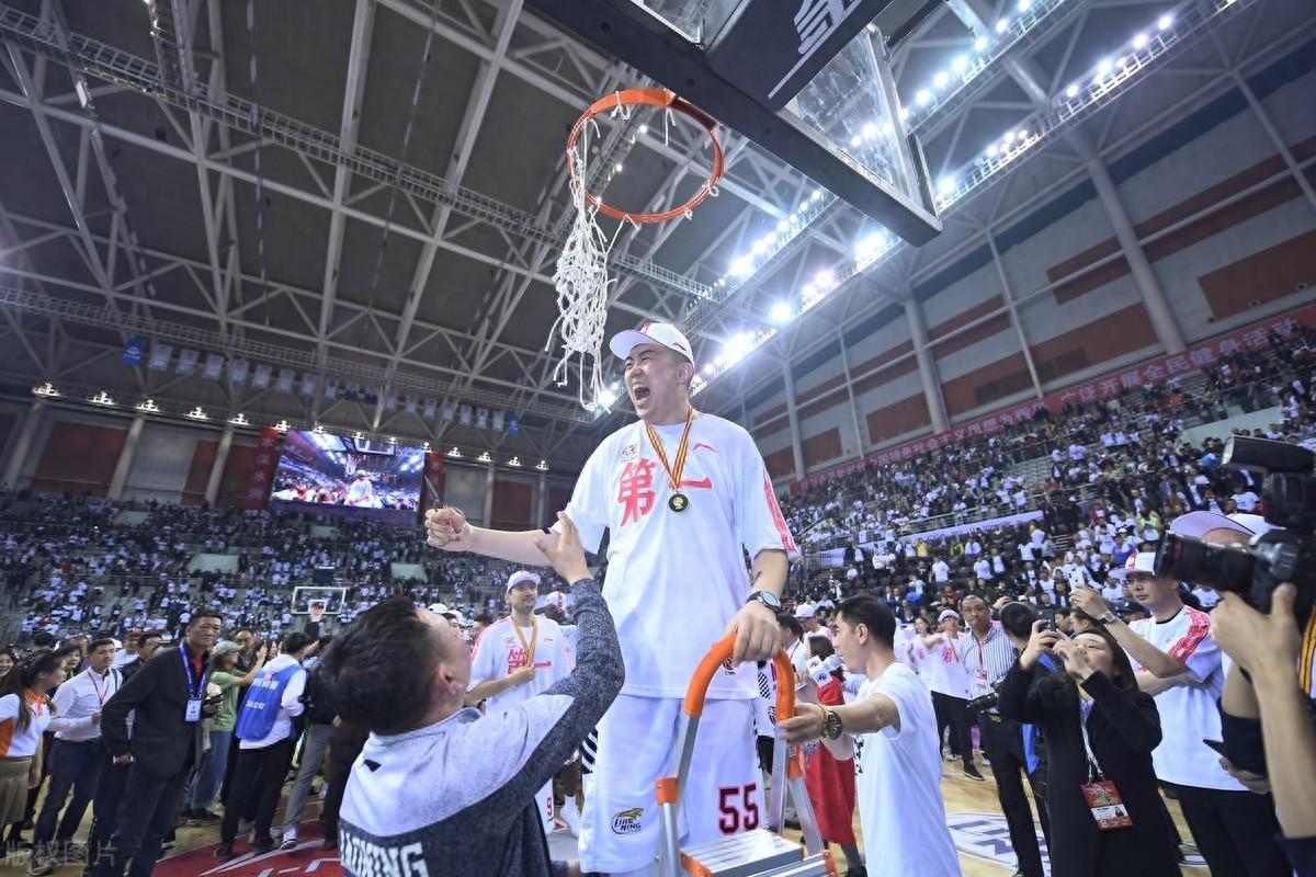 车手激烈角逐,谁能笑到最后?的简单介绍 车手激烈角逐,谁能笑到最后?的简单介绍