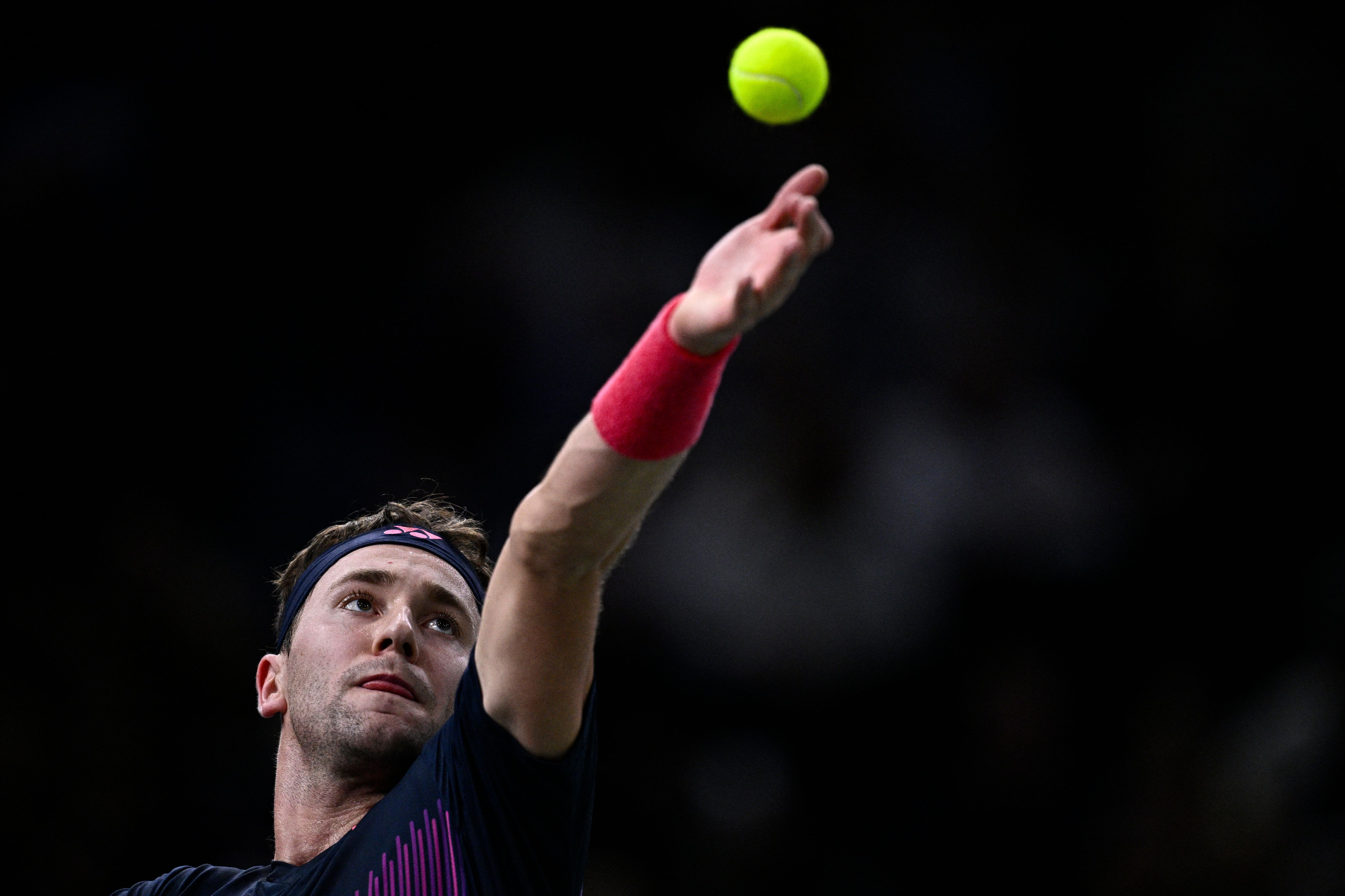 网球大师赛:传奇选手再度问鼎王座 网球大师赛:传奇选手再度问鼎王座